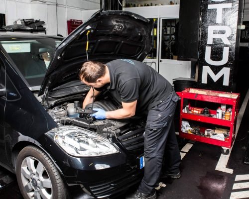 Quienes somos 9 Revisión del coche en Las Tablas